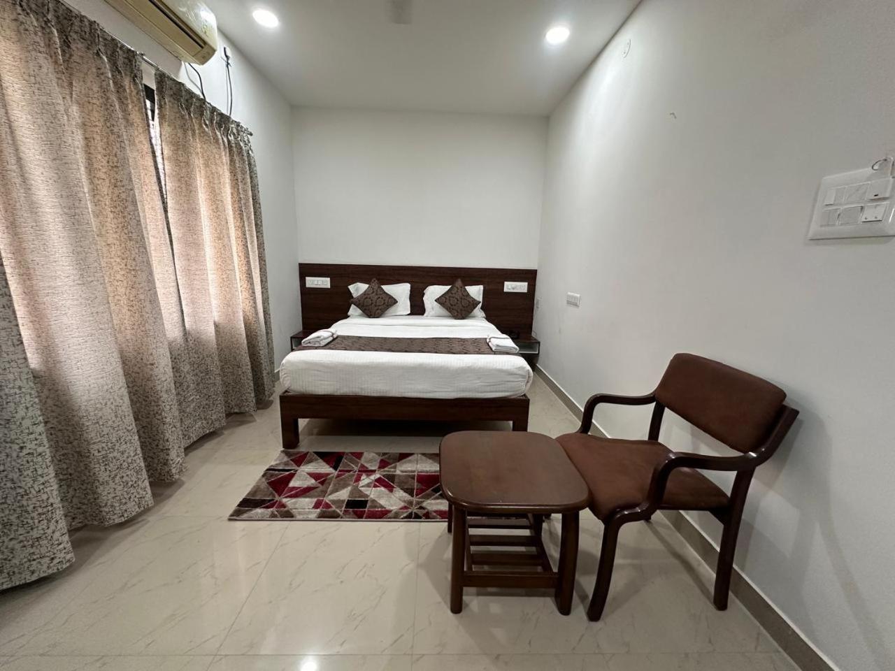 Hotel Queens Comfort Mysore Exterior photo