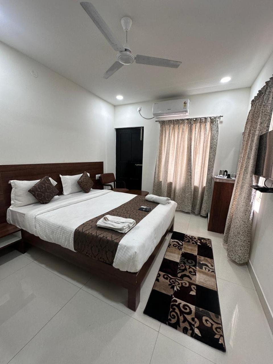 Hotel Queens Comfort Mysore Exterior photo